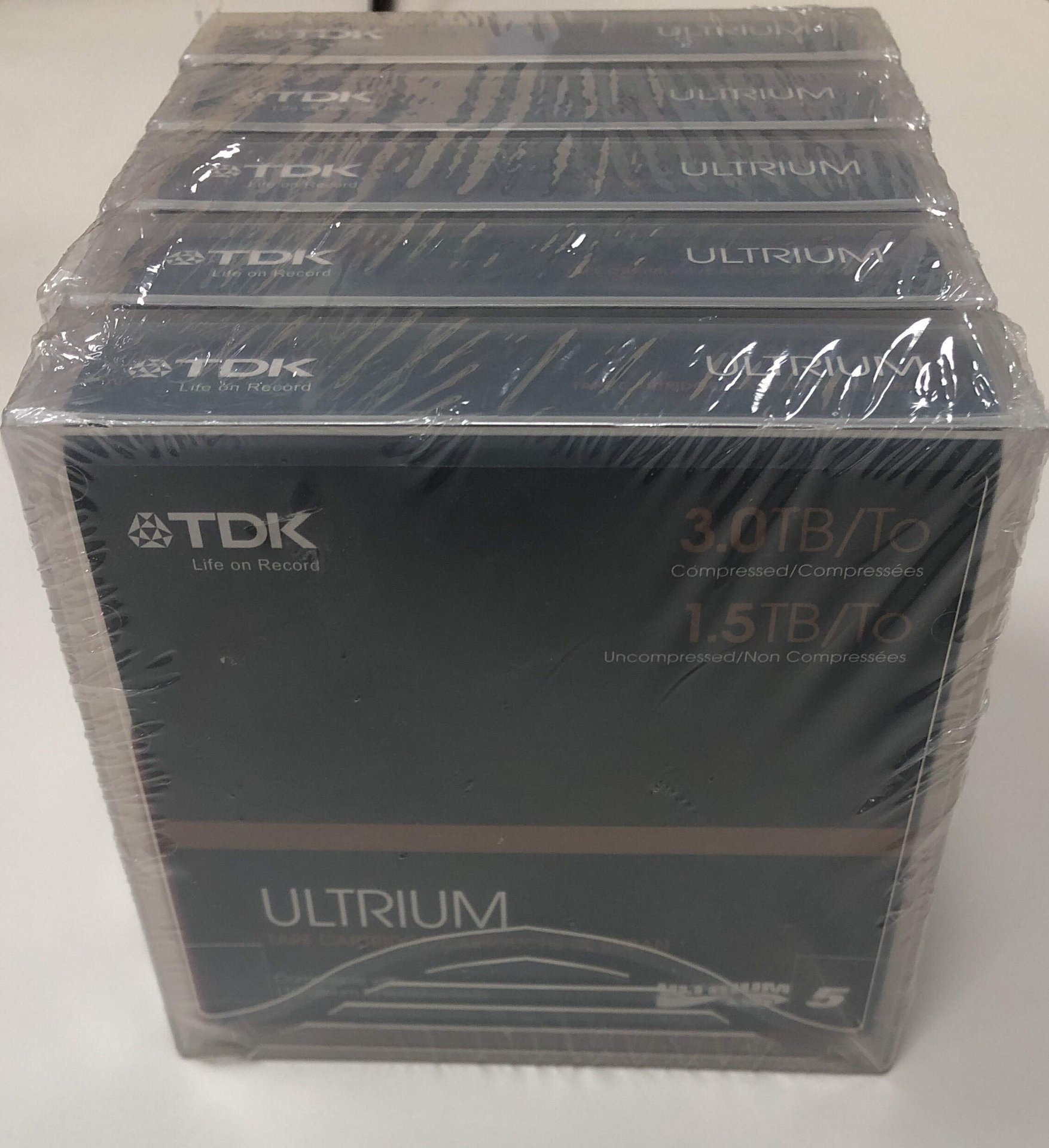 TDK LTO5 Ultrium 1.5TB/3TB con Estuche - Paq. 5