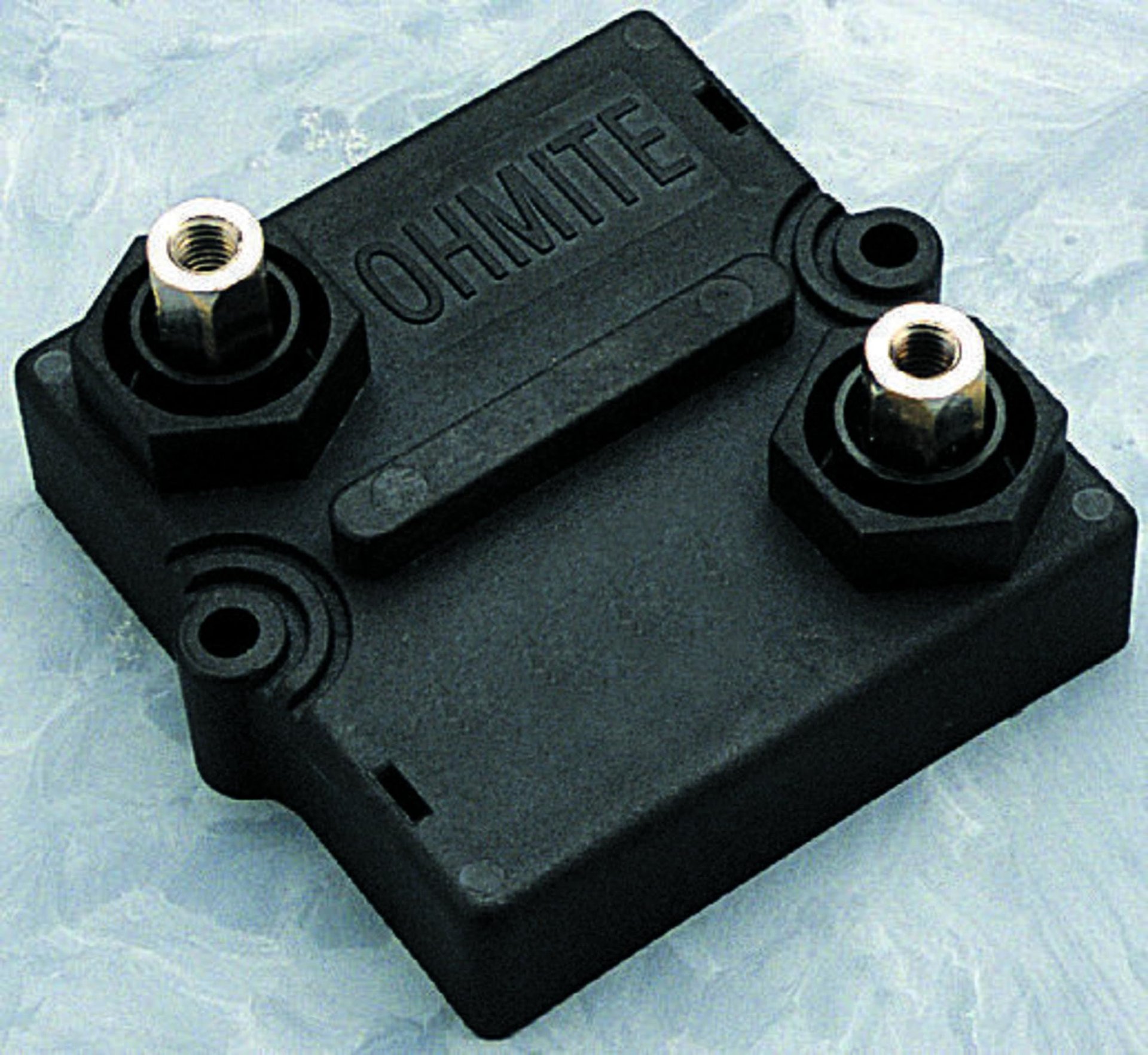 TAP600K50RE Res. película gruesa 50Ω 600W Tornillo Epoxi